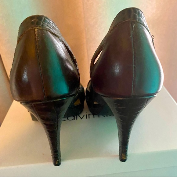 BCBGirls Brown Peep-Toe Heels- Size 8B - Picture 4 of 9